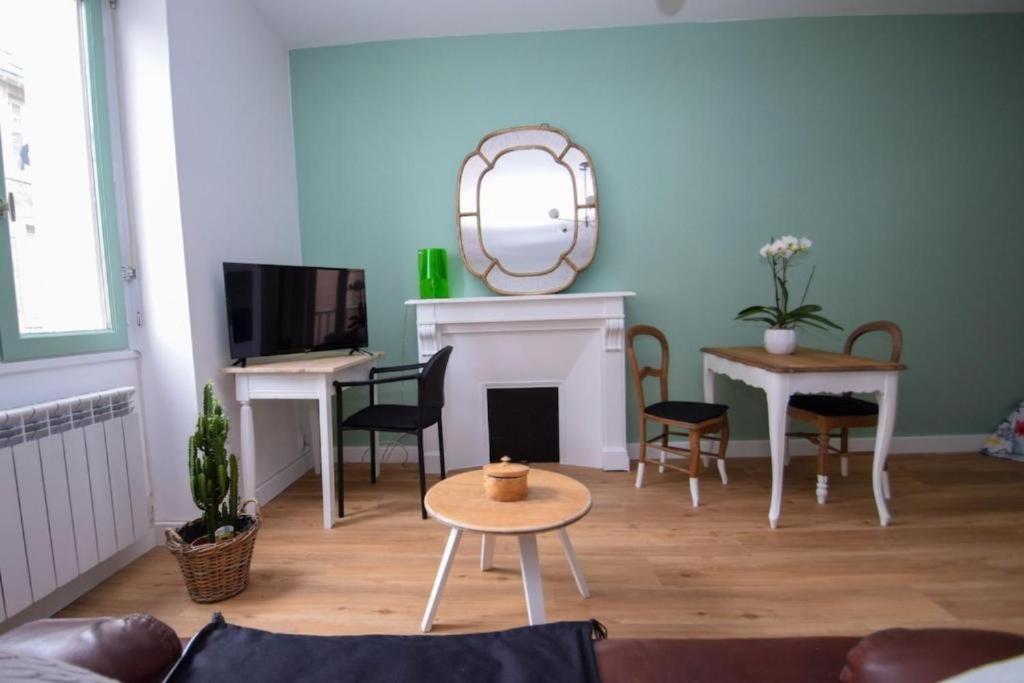 Appartement Entre Plage De L'Ecluse Et Place Du Marche Dinard Exterior foto