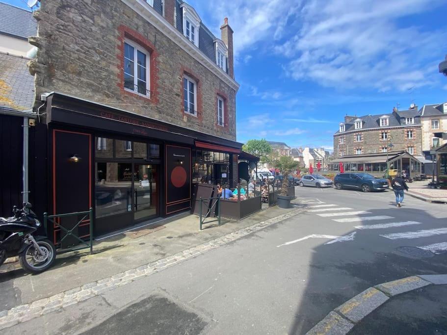 Appartement Entre Plage De L'Ecluse Et Place Du Marche Dinard Exterior foto